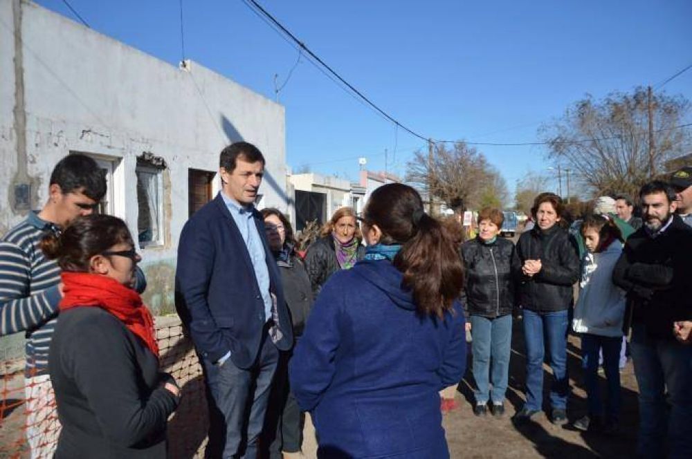 El intendente Bucca relanz� Gas Continuo en barrio Colombo