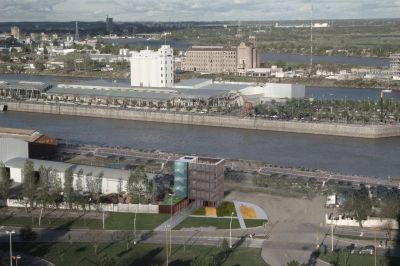 Corral present� el proyecto del Puerto a empresarios franceses