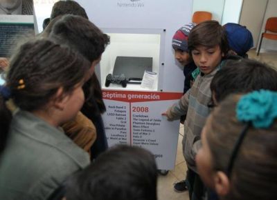Siete escuelas visitaron la expo tecnol�gica de los videojuegos