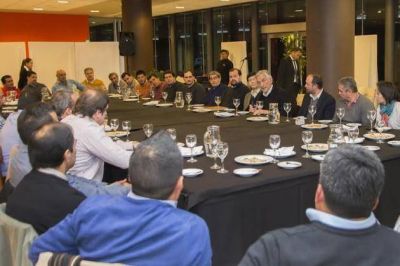 Rodr�guez Sa� se reuni� con representantes de 34 gremios de San Luis y Villa Mercedes