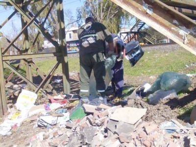 Limpieza en Ezpeleta y remoci�n de autos en Bernal