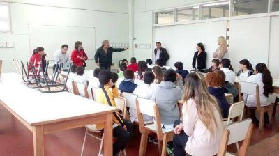 El Gobierno destac� la marcha del Programa Escuela y Formaci�n Ciudadana