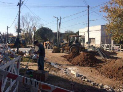 Lomas: avanza la obra para conectar a otros 10 mil vecinos a la red cloacal