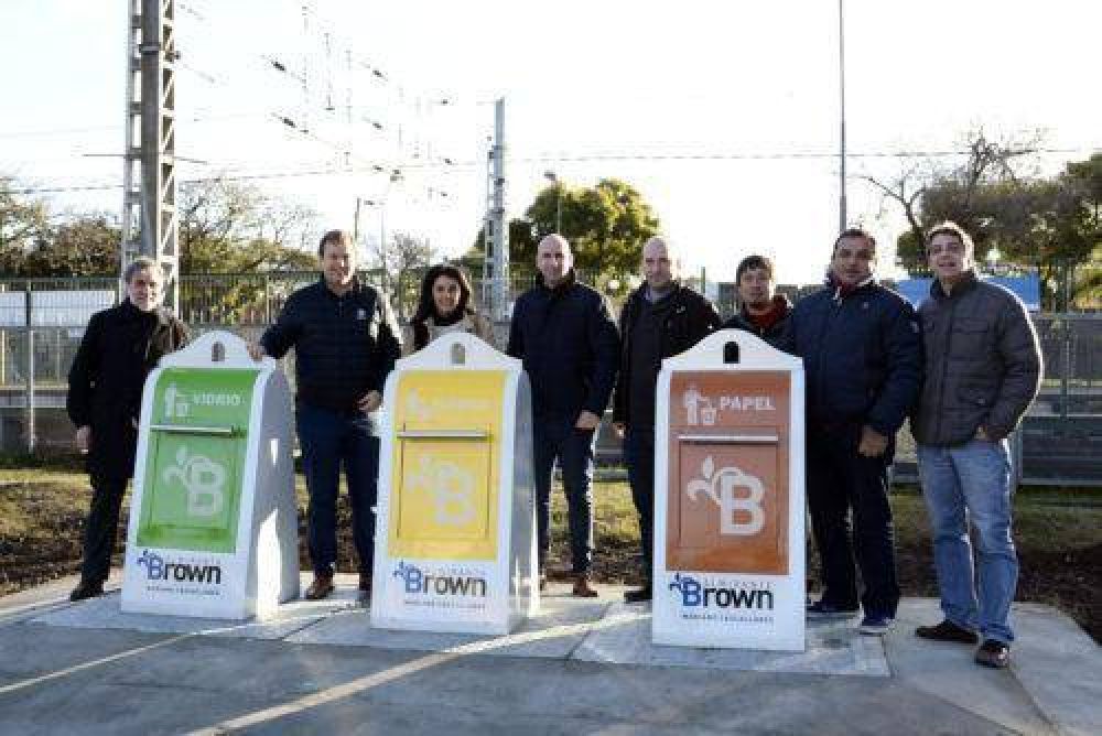 Instalan cestos soterrados en M�rmol, Calzada y en la Plaza Manuel Belgrano
