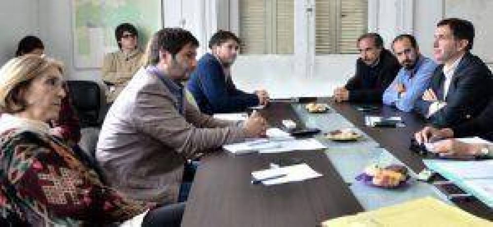 JAVIER GARC�A: �EN NUESTRA AGENDA LA SEGURIDAD ES PRIORIDAD�