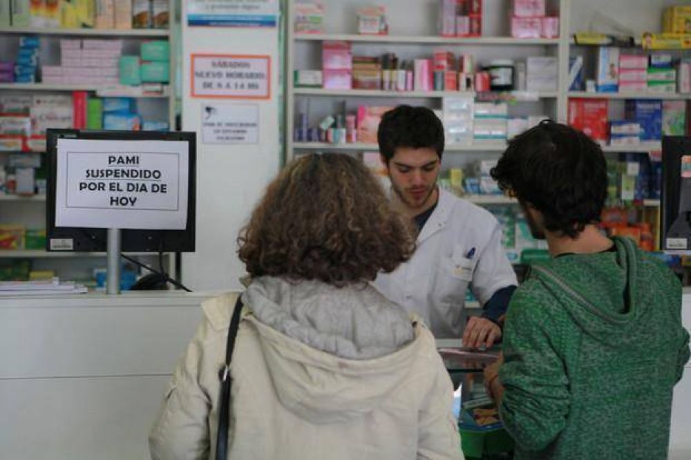 Hay un principio de acuerdo y las farmacias van a atender por PAMI