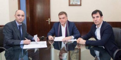 EN ESQUEL Y PUERTO MADRYN: Naci�n y Chubut firmaron tres convenios para construir 162 nuevas viviendas