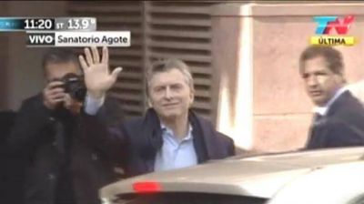 Mauricio Macri ya est� en la cl�nica para operarse y brome� sobre su rodilla: 