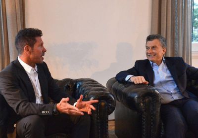 Tras la cirug�a, Mauricio Macri celebr� el debate en la OEA sobre Venezuela y se reuni� con Diego Simeone