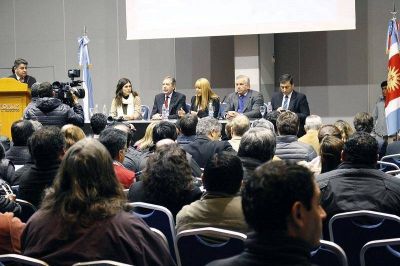 El Intendente Hugo Infante particip� de una jornada de trabajo junto a autoridades de la Naci�n