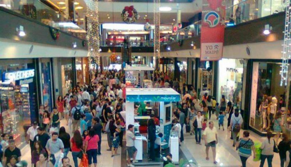 Gestionan vuelos para hacer paseos de compras entre Chile y Argentina