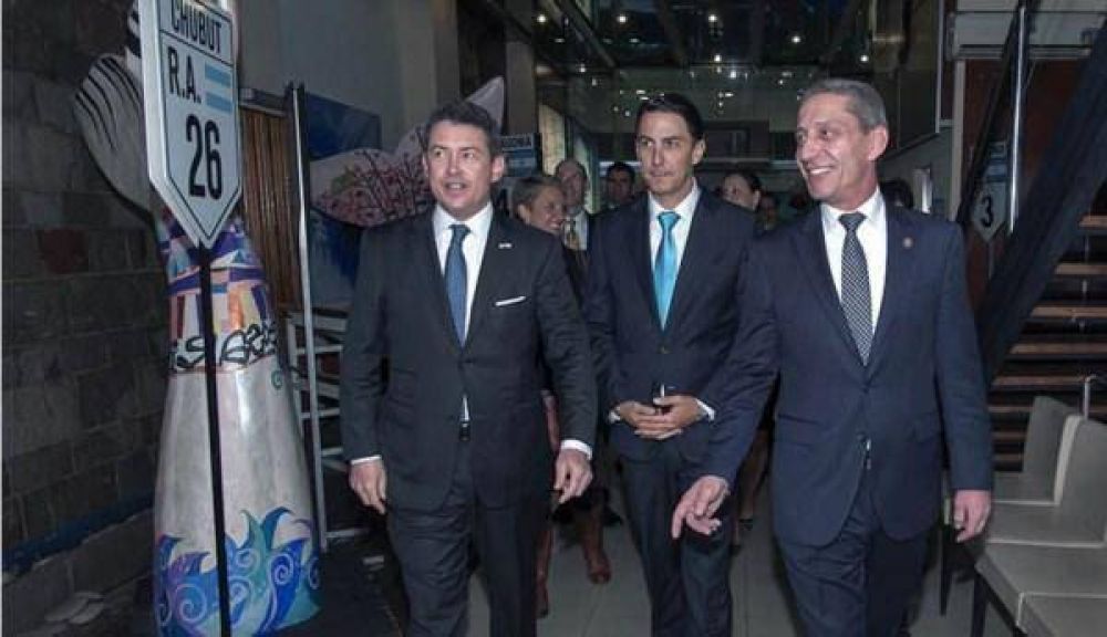 El embajador de EE.UU. manifest� a Arcioni el inter�s de empresas norteamericanas en Chubut