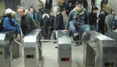 Subte: buscan frenar el aumento con un amparo
