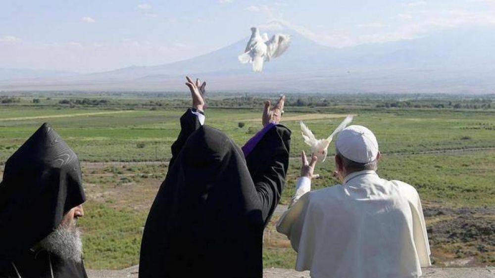 El Papa en el pozo en el que estuvo prisionero san Gregorio