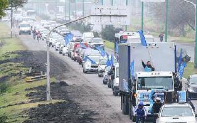La Plata: Con una caravana reclamaron por la electrificaci�n del Roca