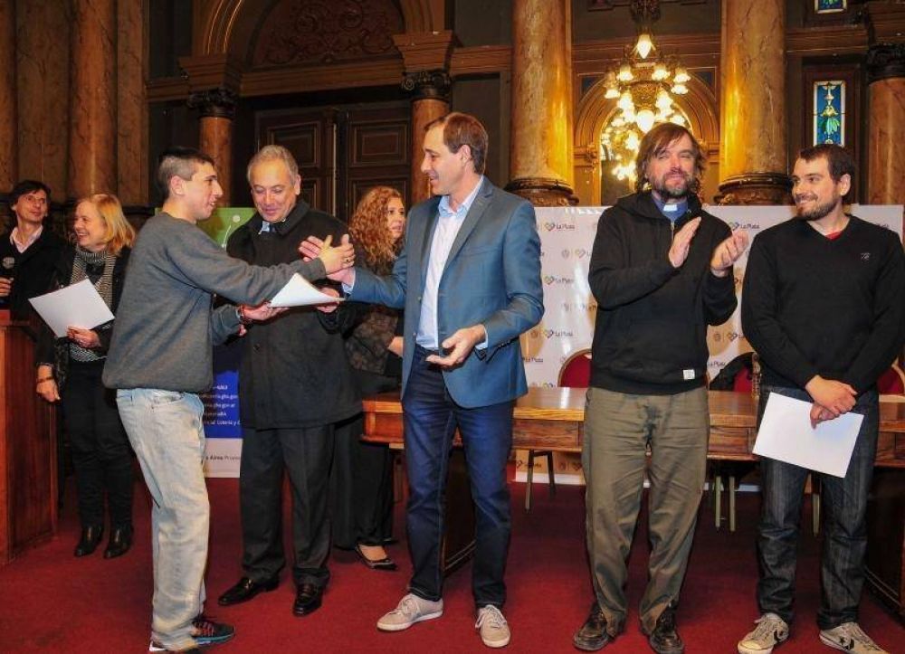 Garro y el Padre `Pepe� presentaron el 1er. Congreso Municipal al Abordaje Territorial de Adicciones