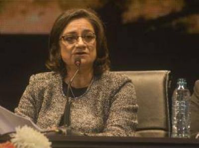 El Gobierno solicitar� autorizaci�n para endeudarse por $300 millones