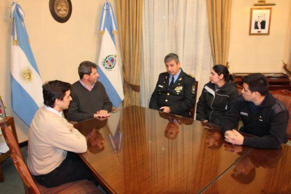 Habl� el polic�a que devolvi� la plata: 