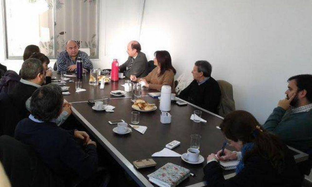 El Gobierno busca unificar criterios sobre habilitaciones comerciales