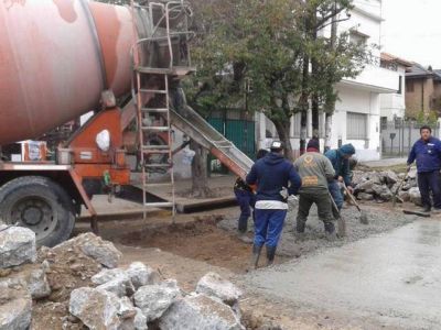 Bacheo en Barrio Parque Bernal