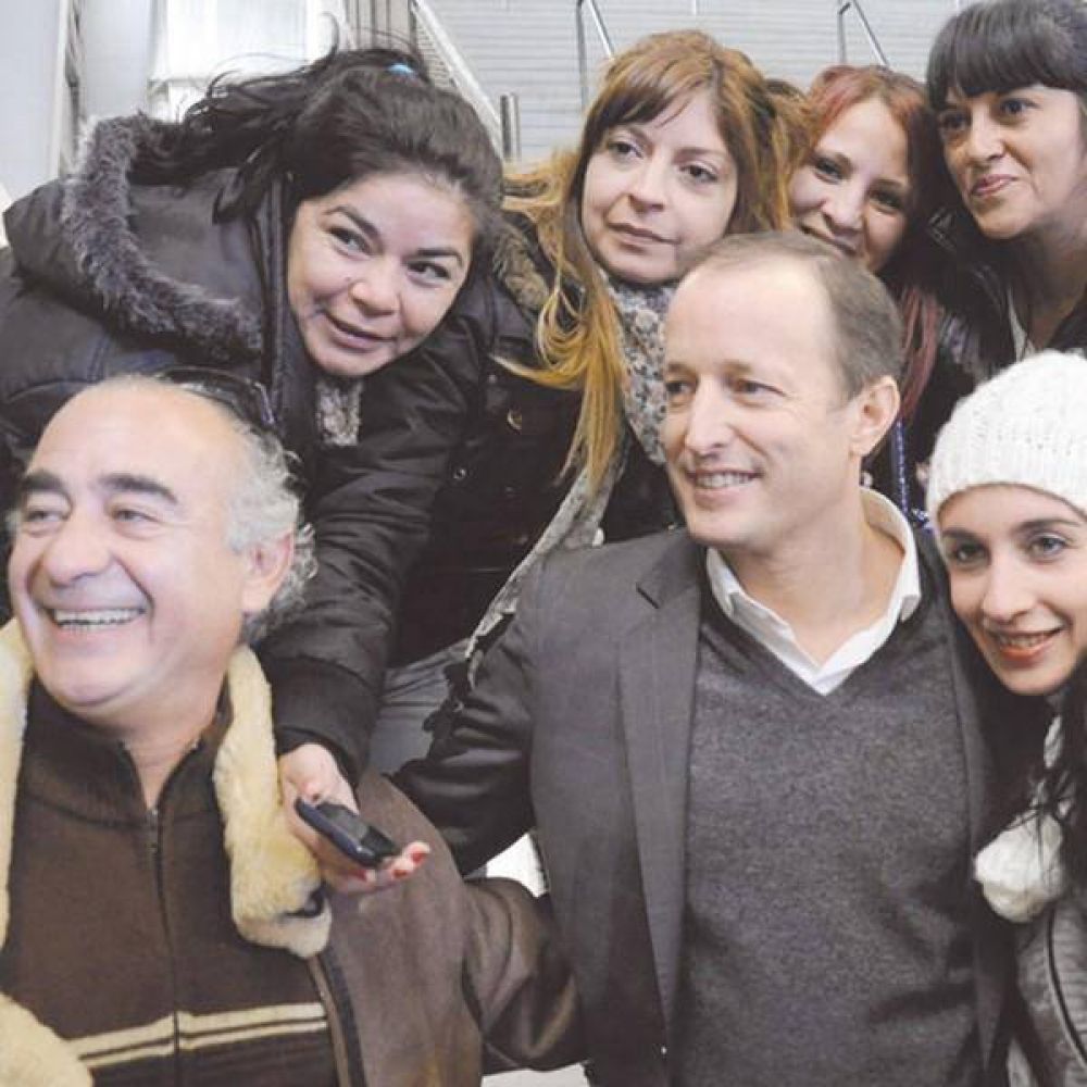 �Hacemos una gran inversi�n para arreglar calles en todos los barrios�