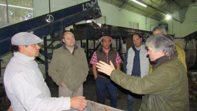 Irigoin visit� la planta de separaci�n de residuos