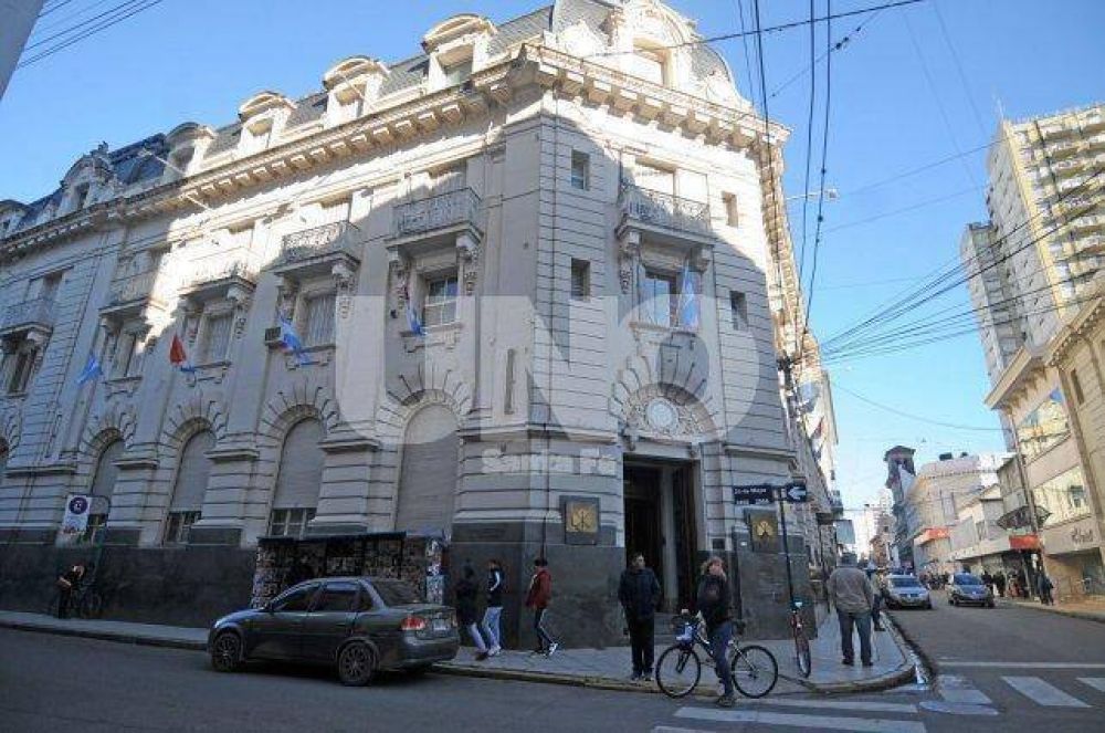 Banco Santa Fe: la provincia ya eval�a ser querellante en la causa