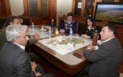 El Intendente recibi� a autoridades nacionales del PAMI