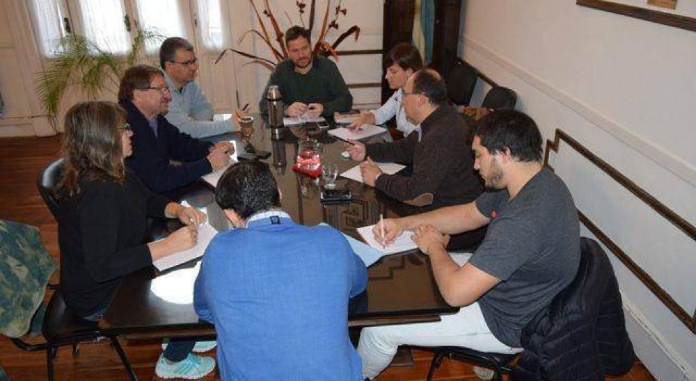 Planificando las actividades del Bicentenario de la Patria y del Aniversario de Saladillo