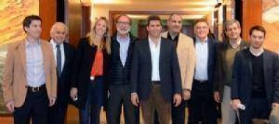 Anunciaron la construcci�n de un hospital para ancianos y otro para 25 de Mayo