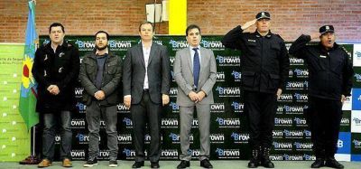 Ritondo entreg� patrulleros en Brown junto a Cascallares