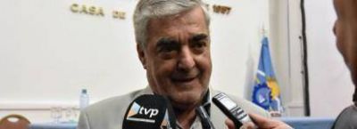 El gobernador �evoluciona muy bien� y sigue de cerca la agenda v�a telef�nica 