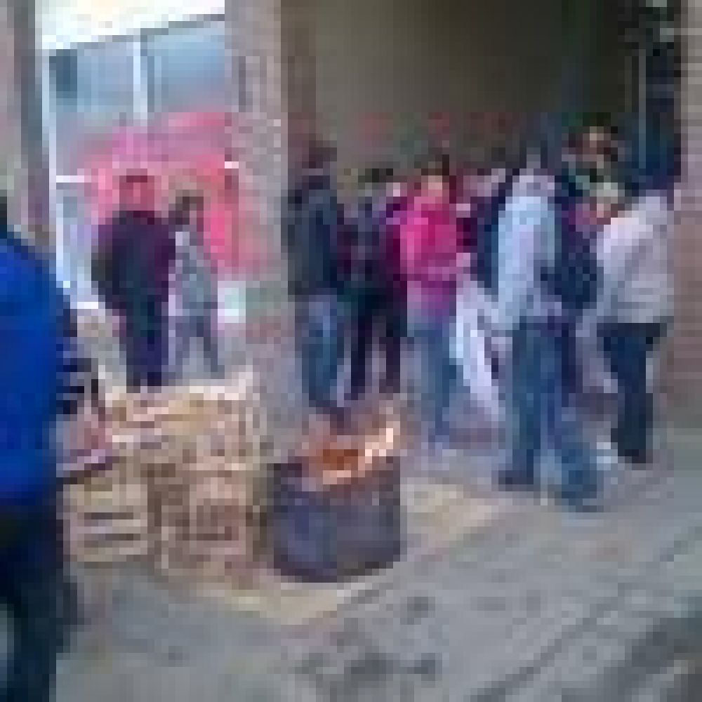 Colegios, Ministerio de Salud y Concejo Deliberante est�n tomados por gremios