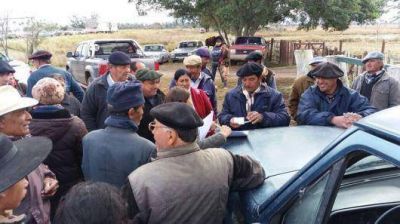 El Gobierno Provincial entreg� m�s de 1300 toneladas de alimentos a productores afectados por las inundaciones