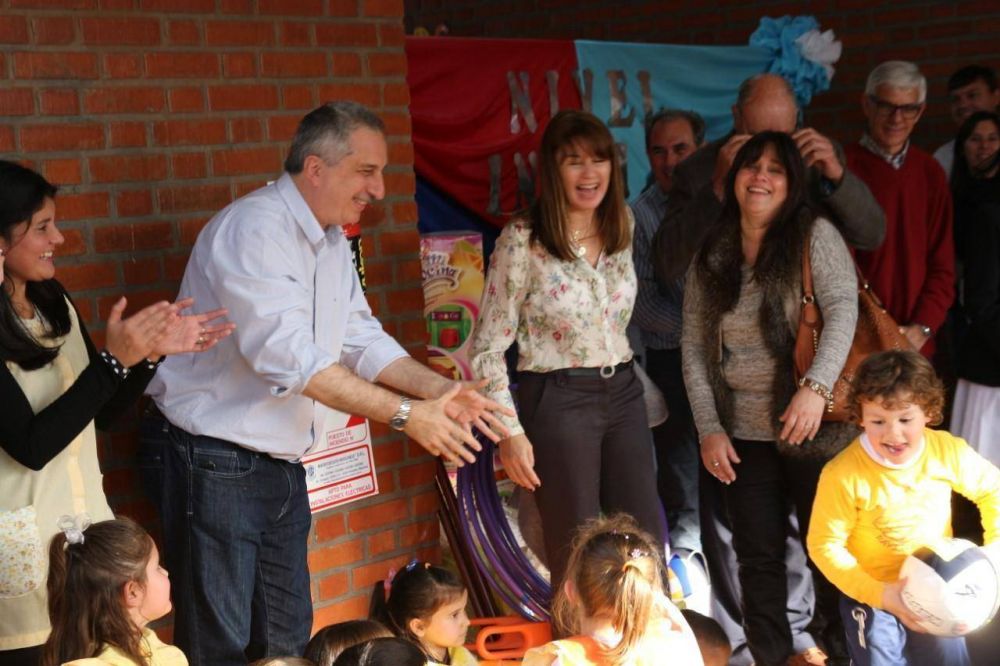 Passalacqua inaugur� obras educativas en Bonpland y Almafuerte