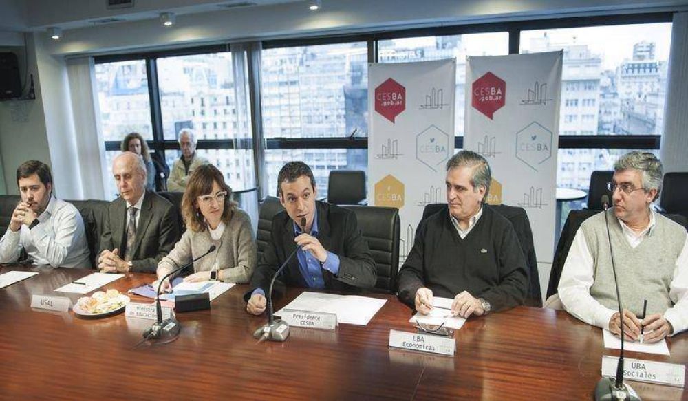 Acu�a intercambi� ideas con Saravia en el CESBA