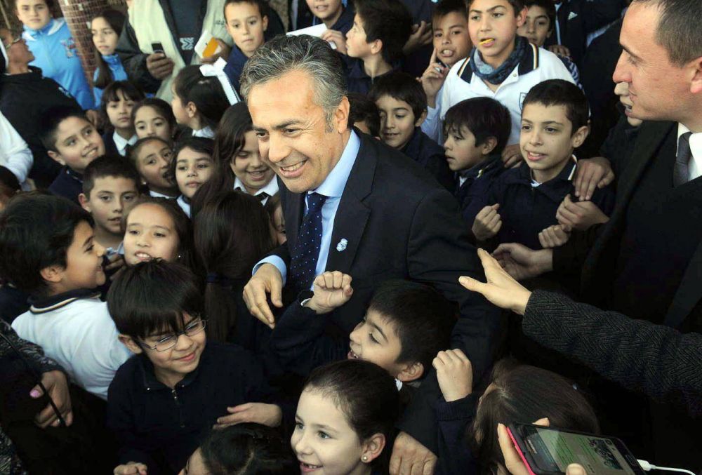 Cornejo se sac� $ 2.200 millones de encima