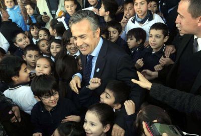 Cornejo se sac� $ 2.200 millones de encima
