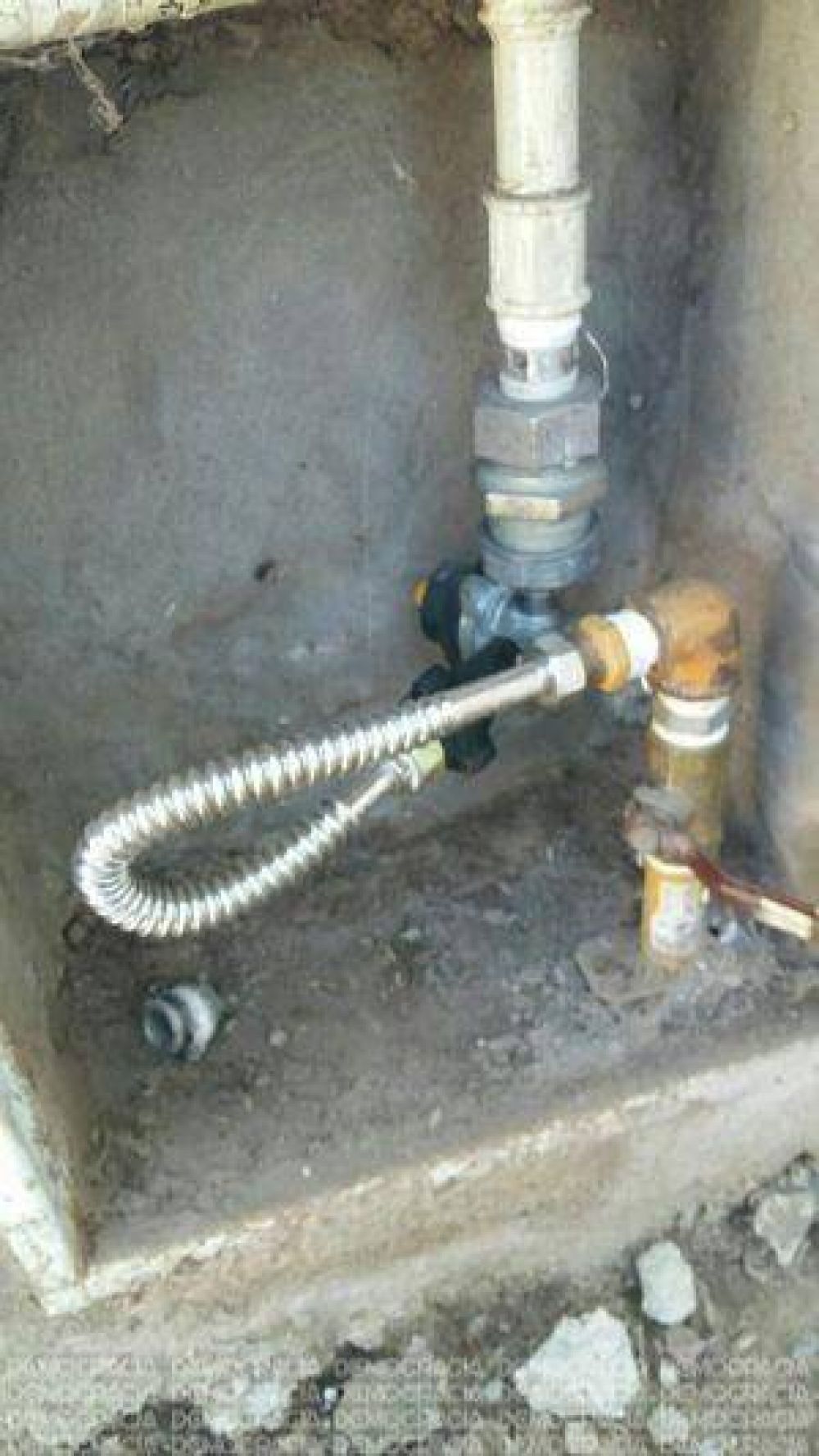 Hallan conexiones clandestinas de gas en cuatro casas de Junn