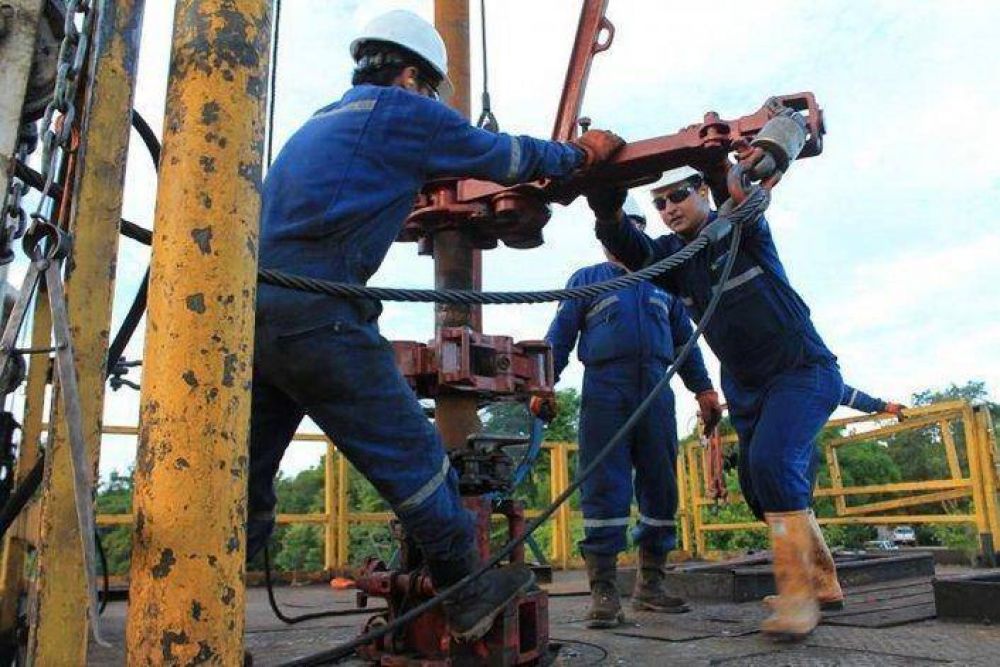 El sindicato petrolero denuncia amenaza de intervencin si no aceptan el acuerdo
