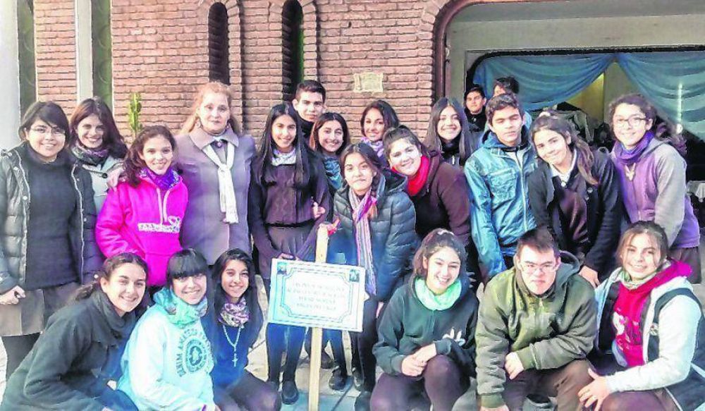 La Virgen del Valle convoca a decenas de estudiantes