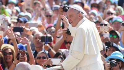 El Papa: estemos alerta ante las nuevas pobrezas del bienestar