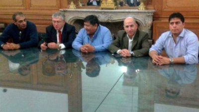 Petroleros: Sigue trabada la negociaci�n con las operadoras