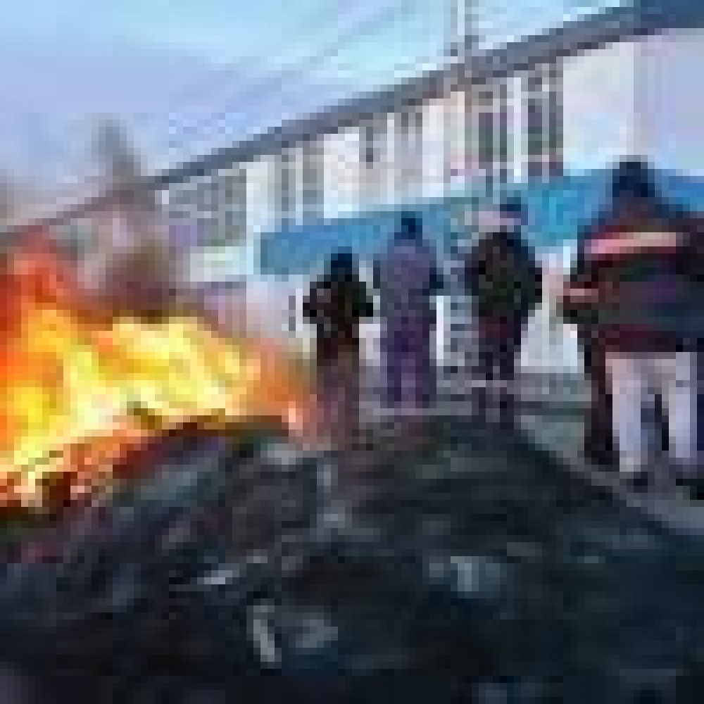 Piquete de municipales en la autov�a 17 de Octubre
