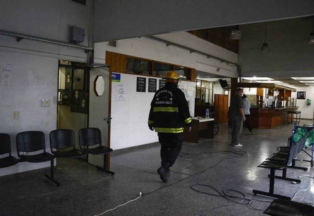 Al menos 15 afectados por un incendio en una cl�nica de La Plata