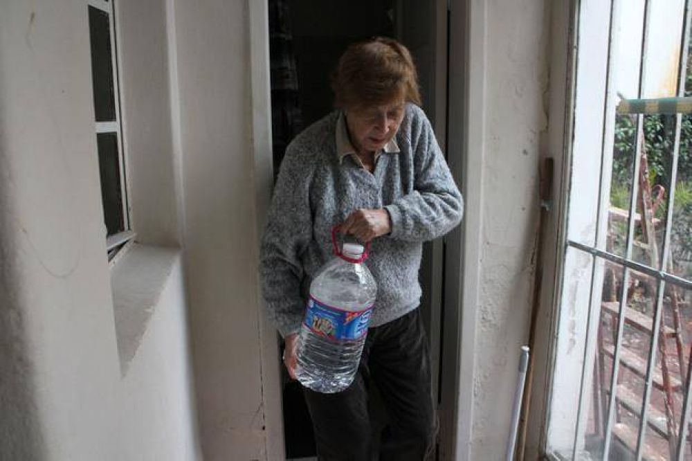 Baja presi�n de agua, un calvario repetido en diferentes barrios