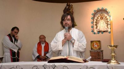 �Mientras en Argentina muchos buscaban cuestionarlo, el Papa caminaba con el sufrido pueblo armenio�