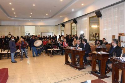 El CD autoriz� a Altolaguirre a reasignar fondos para pagar el medio aguinaldo
