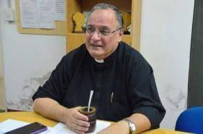 Una nueva charla, esta vez, con la �mano derecha� del Papa
