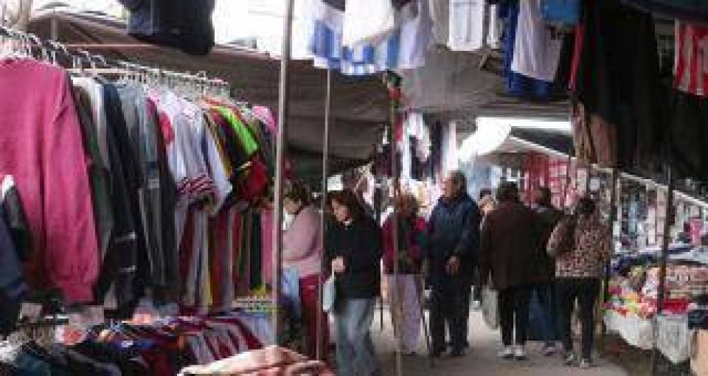 La crisis econ�mica empuja a los tucumanos a las ferias informales